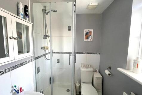 Ensuite.JPG