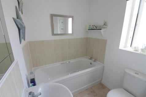 Bathroom.JPG