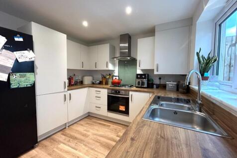 Kitchen Two.jpeg