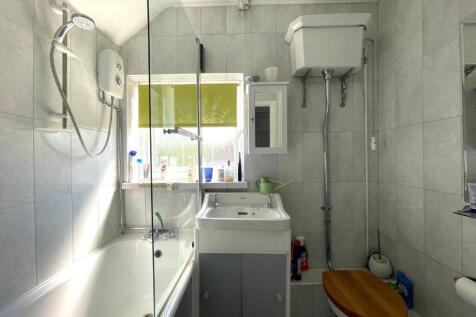 Bathroom.JPG