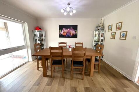 Dining Area.JPG