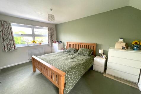 Master Bedroom.JPG