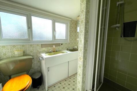 Ensuite.JPG