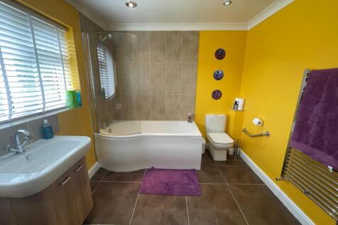 Bathroom Two.JPG