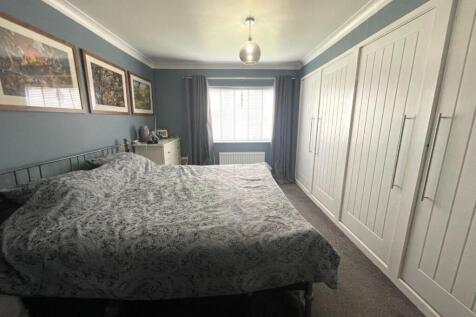 Master Bedroom.JPG