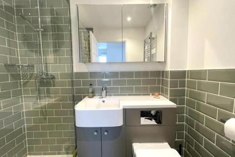 Bathroom.JPG