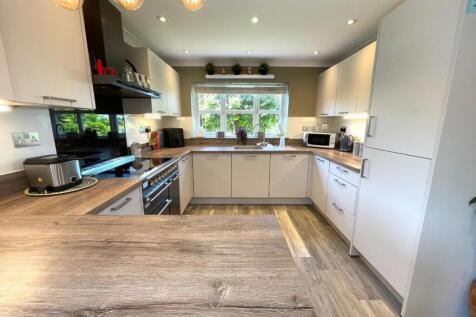 Kitchen.JPG