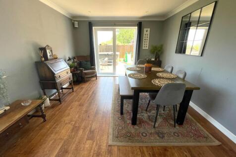 Dining Area.JPG