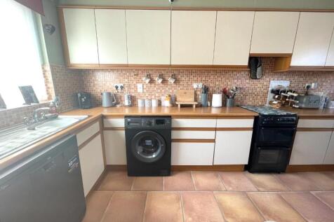 Kitchen.JPG