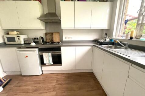 Kitchen.JPG