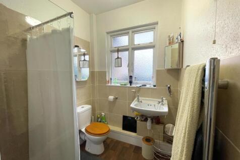 Shower Room.JPG
