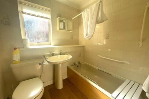 Bathroom.JPG