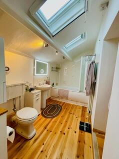 Bathroom.jpg