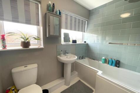 Bathroom.JPG