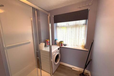 Downstairs shower room.JPG