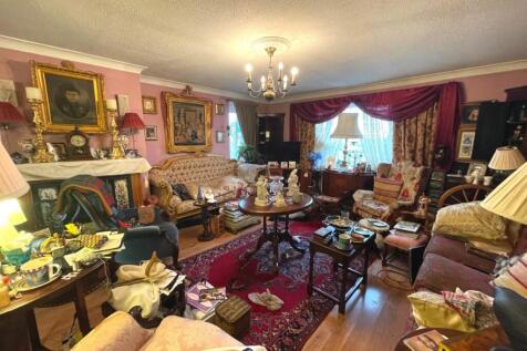 Living Room.JPG