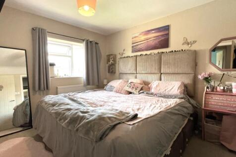 Bedroom One.JPG
