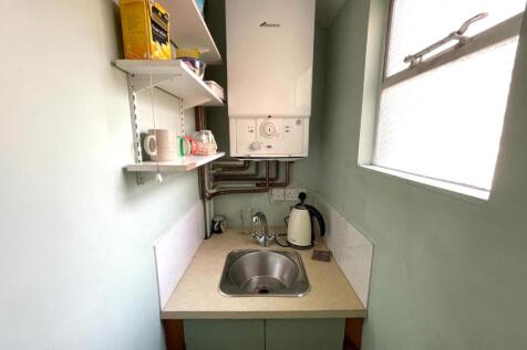 Kitchenette.JPG