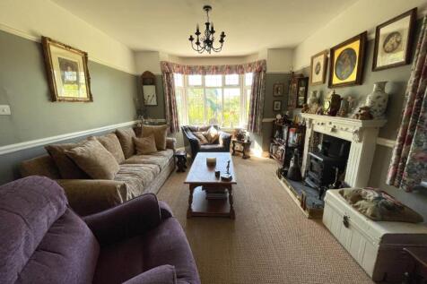 Living Room.JPG