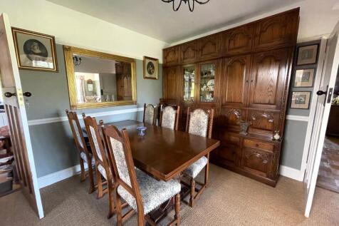 Dining Area.JPG