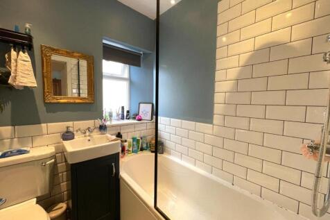 Bathroom.JPG