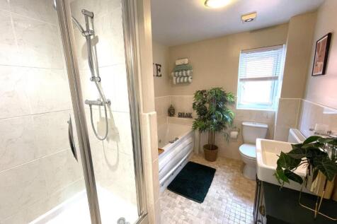 Bathroom.JPG
