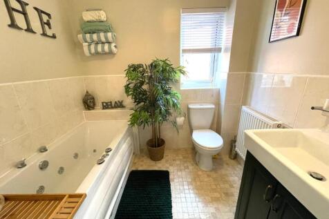 Bathroom Two.JPG