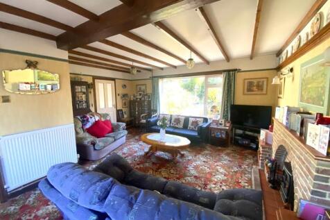 Living Room.JPG