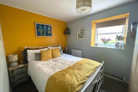Bedroom.JPG