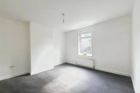 Master Bedroom (2)