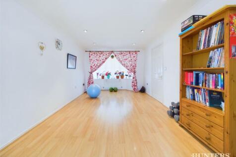 CAM03792G0-PR0057-STILL013.jpg