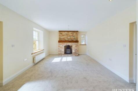 CAM03792G0-PR0098-STILL017.jpg