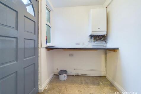 CAM03792G0-PR0132-STILL001.jpg