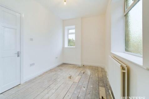 CAM03792G0-PR0132-STILL012.jpg