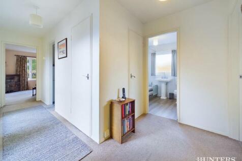 CAM03792G0-PR0152-STILL001.jpg