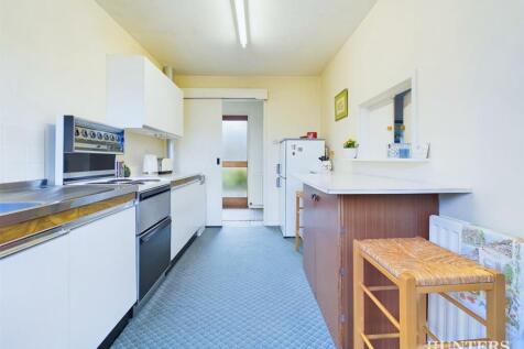 CAM03792G0-PR0152-STILL018.jpg