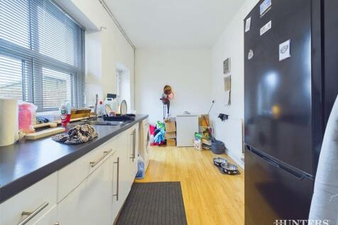CAM03792G0-PR0150-STILL012.jpg