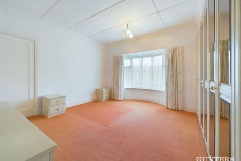CAM03792G0-PR0162-STILL006.jpg