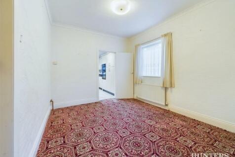 CAM03792G0-PR0162-STILL018.jpg