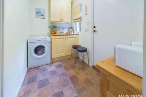 CAM03792G0-PR0165-STILL009.jpg