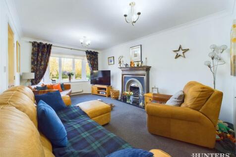 CAM03792G0-PR0169-STILL021.jpg