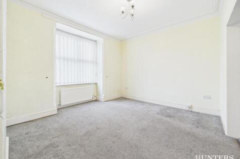 CAM03792G0-PR0202-STILL006.jpg