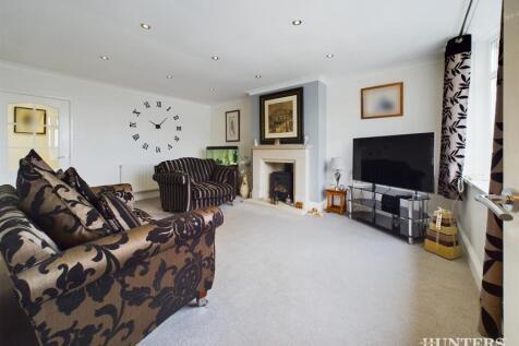 CAM03792G0-PR0157-STILL002.jpg