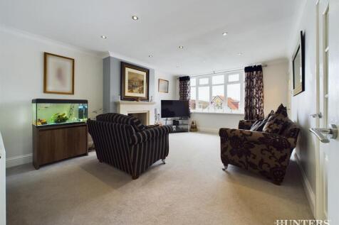 CAM03792G0-PR0157-STILL003.jpg