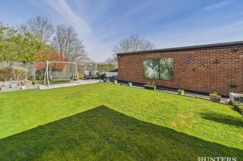 CAM03792G0-PR0212-STILL017.jpg