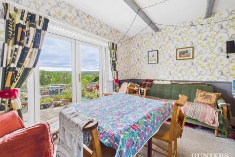 CAM03792G0-PR0235-STILL014.jpg