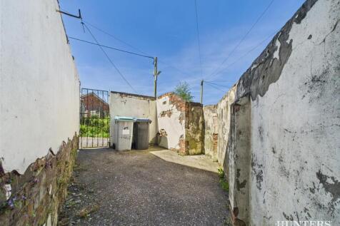 CAM03792G0-PR0239-STILL013.jpg