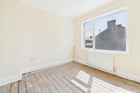 CAM03792G0-PR0304-STILL004.jpg