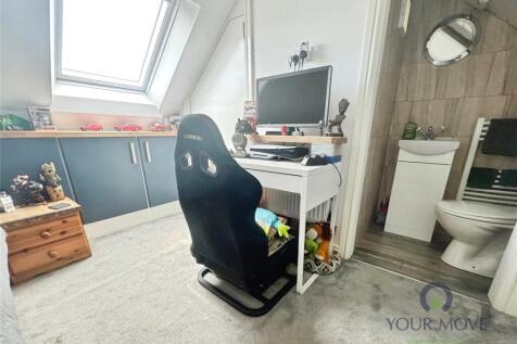 Attic Bedroom 4