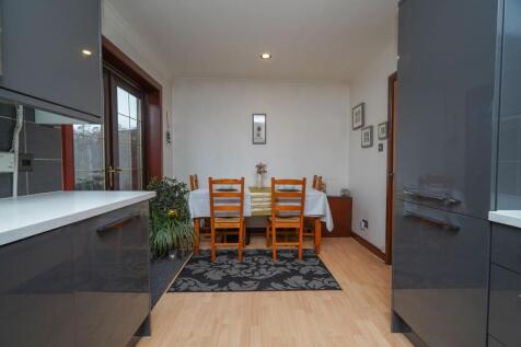 Dining Area - terrific for entertaining and family meals